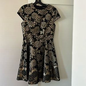 Cynthia Steffe Black w/Gold Flowers - size4